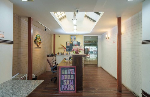 Lak Si House | Comfy Double Room | Cozy & Central