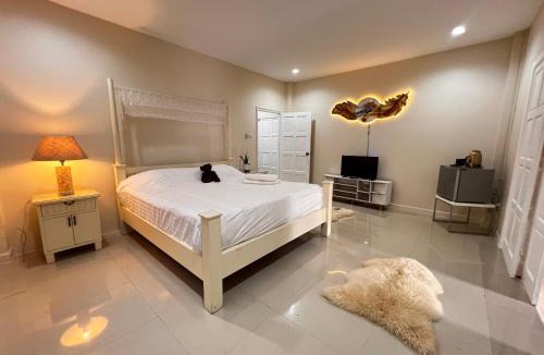 Pong House | Comfy lakeside apartment