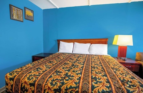 Kernersville Hotel | Comfy Room Perfect for Budget-Conscious Travelers | Free Parking!