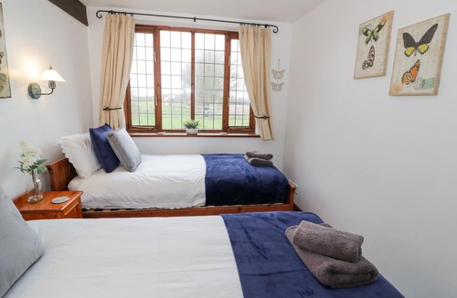 Ardens Grafton Cottage | CONDICOTE COTTAGE, family friendly in Clifford Chambers
