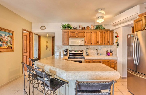 Centro Condo | Condo in Plaza Nautica < 1 Mile to The Arch!