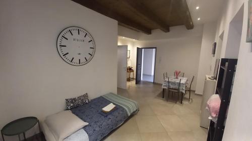Faenza Apartment | Console Camprini Estates - Faenza Apartments 2