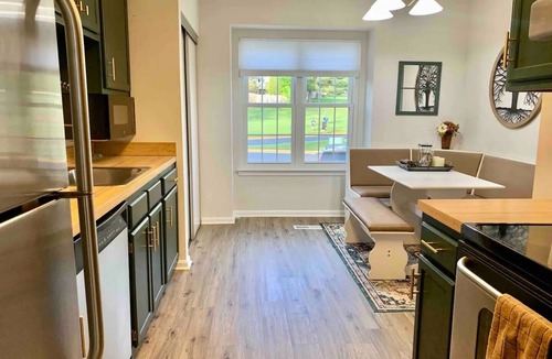 Montgomery Village House | Contemporary 3BR: Large Patio, TVs in Every Room. Heart of Montgomery Village