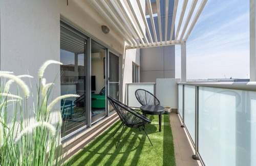 Franklin Apartment | Cosy 2BR Close to Light Rail