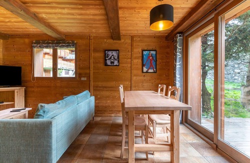 Tignes le Lac Apartment | Cosy apartment in Tignes with garden