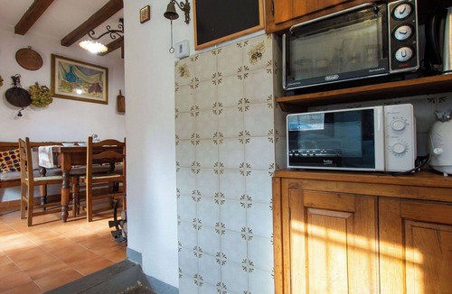 Palazzuolo sul Senio Apartment | Cosy apartment for 8 people with WIFI, hot tub, TV, patio and pets allowed