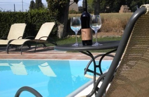 Colle di Val d'Elsa House | Cosy apartment in villa for 6 guests with pool, TV, patio and pets allowed