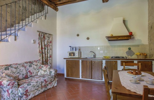 Sesto Fiorentino Villa | Cosy apartment in villa for 3 people with pool, WIFI, TV and pets allowed