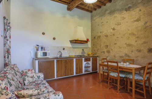 Sesto Fiorentino Villa | Cosy apartment in villa for 3 people with pool, WIFI, TV and pets allowed