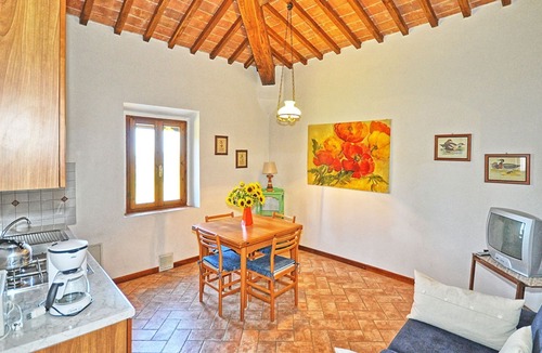 San Gimignano Apartment | Cosy apartment for 2 people with A/C, WIFI, pool, TV, patio and panoramic view