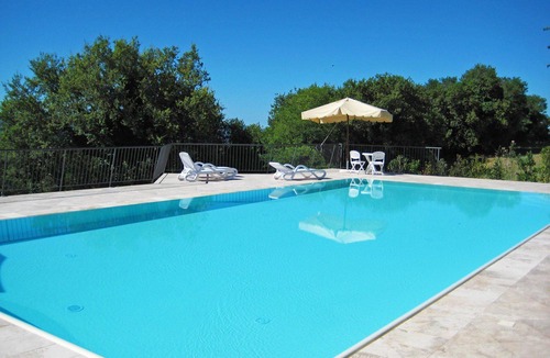 Volterra Apartment | Cosy apartment for 2 guests with WIFI, pool, TV and pets allowed, close to San Gimignano