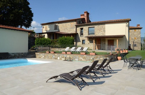 Capolona Apartment | Cosy apartment for 6 guests with pool, WIFI, TV and pets allowed, close to Arezzo