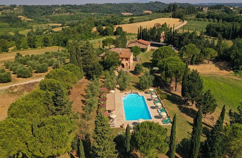 Peccioli Apartment | Cosy apartment for 6 guests with pool, A/C, WIFI, TV, pets allowed and panoramic view