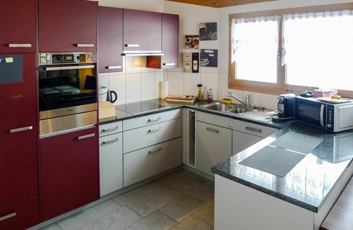 Zillis Apartment | Cosy apartment for 7 guests with WIFI, TV, balcony and panoramic view