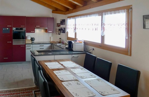 Zillis Apartment | Cosy apartment for 7 guests with WIFI, TV, balcony and panoramic view