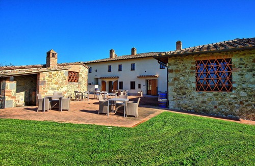 Castelnuovo Berardenga Apartment | Cosy apartment for 2 guests with pool, A/C, TV and panoramic view, close to Siena