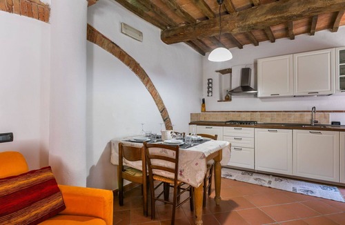 Castelnuovo di Val di Cecina Villa | Cosy apartment in villa for 4 people with pool, WIFI, TV, patio and pets allowed