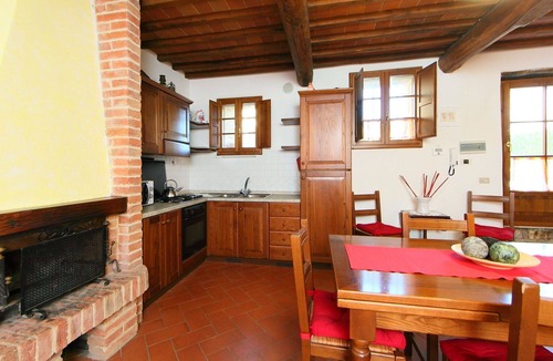 Rapolano Terme Villa | Cosy apartment in villa for 6 guests with pool, WIFI, TV and patio