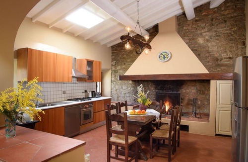 Pontassieve House | Cosy apartment in villa for 6 people with A/C, pool, WIFI, TV, patio and panoramic view