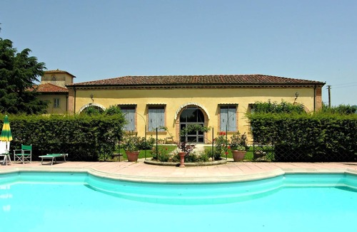 Scarperia Villa | Cosy apartment in villa for 8 guests with WIFI, pool, TV and panoramic view
