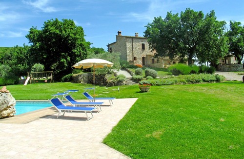 Gambassi Terme Villa | Cosy apartment in villa with pool, A/C, WIFI, TV, terrace and panoramic view, close to San Gimig.