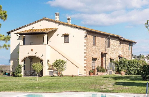 Sughera Villa | Cosy apartment in villa for 5 guests with pool, WIFI, TV, patio, pets allowed and parking