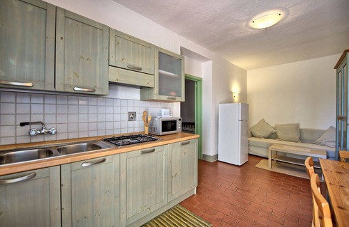 Montebonello Villa | Cosy apartment in villa for 2 guests with WIFI, A/C, pool, TV, pets allowed and panoramic view