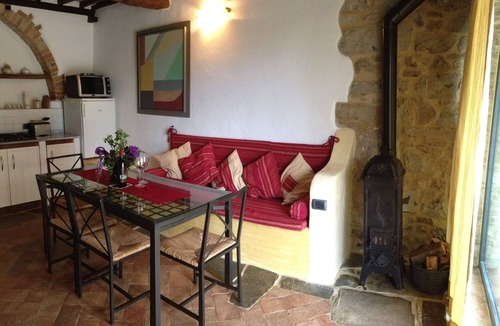 Radicondoli Apartment | Cosy & Comfy Apartment with private Terrace, Pool and Garden