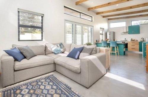 Sandbaai Apartment | Cosy Cottage - Wood-fired Hot Tub & Fire Pit