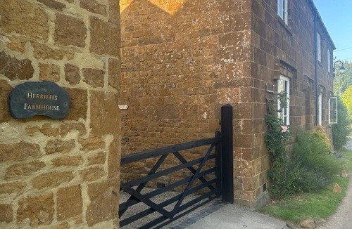 Banbury Cottage | Cosy Period Cottage In Unspoilt Village On The Edge Of The Cotswolds