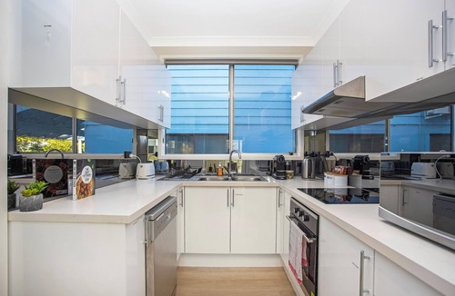 Umina Beach Apartment | Cosy Renovated 2 Bed cottage on the water