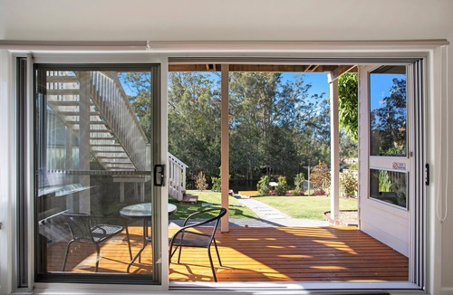 Umina Beach Apartment | Cosy Renovated 2 Bed cottage on the water