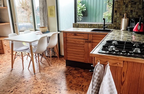 Nieuwe Niedorp House | Cosy waterside cottage in the green heart of North Holland