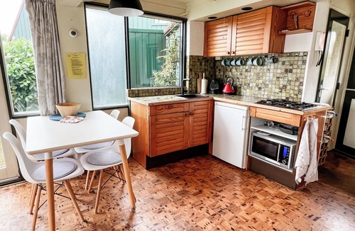 Nieuwe Niedorp House | Cosy waterside cottage in the green heart of North Holland