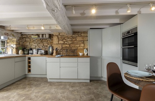 Blockley Cottage | Cotswold stone holiday cottage with a superb garden near Moreton-in-Marsh - Knoll Cottage