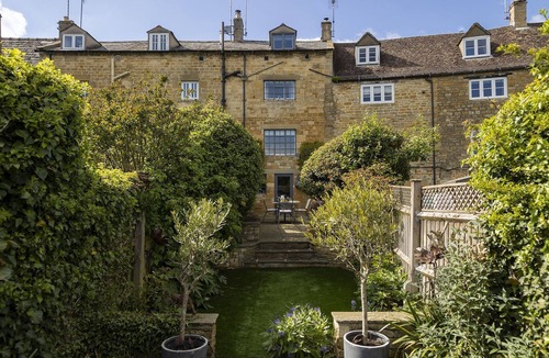 Blockley Cottage | Cotswold stone holiday cottage with a superb garden near Moreton-in-Marsh - Knoll Cottage