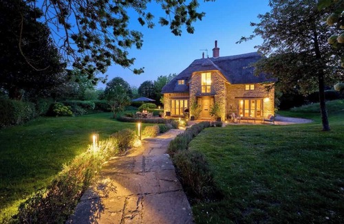 Chipping Norton House | Cotswolds Luxury Retreat | Tennis, Pool & Wellness