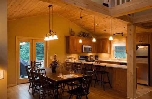 Utterson Cottage | Cottage 28 | Muskoka Cottage Near Beach & Golf Course Sleeps 6