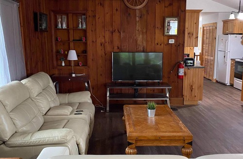 Crystal Beach House | Cottage Beside Crystal Beach - 3BR & BBQ!