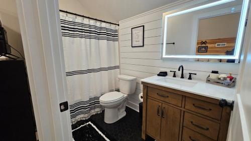 Lexington House | Cottage on Conrad