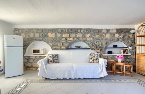 Imperia Ski Chalet | Cottage with pool, A/C and wi fi