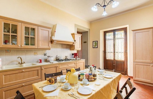 Vicchio House | Country House/Farm House in Vicchio with 8 bedrooms sleeps 16