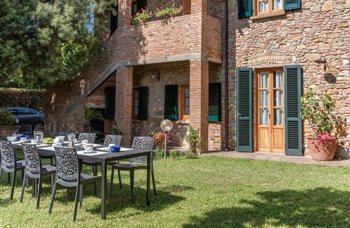Gambassi Terme House | Country House 'La Pineta Farm House' with Private Pool and Wi-Fi