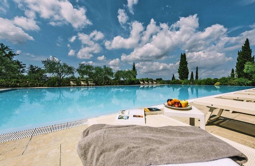 Capannoli Apartment | Country House in Tuscany with Pool and Olive Grove