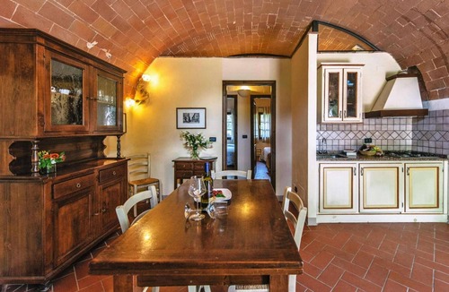 Capannoli Apartment | Country House in Tuscany with Pool and Tennis