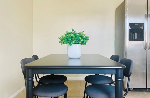 Laurel House | Cozy 1 bedroom patio view shared bathroom living room and kitchen #2