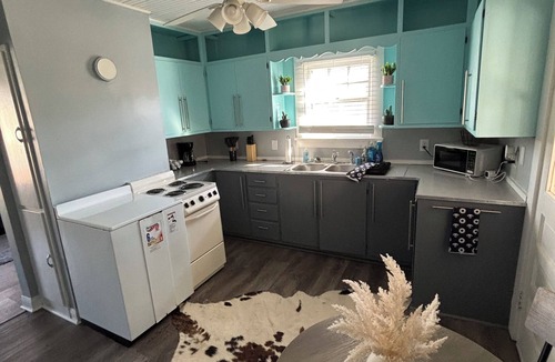 Kernersville House | Cozy 1-bedroom pet friendly house in lovely Kernersville close to major highways