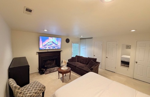 Laurel Apartment | Cozy 1-bedroom studio in tranquil Laurel with AC