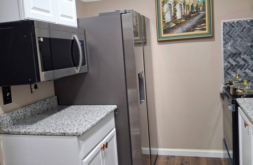 Laurel House | Cozy 1-bedroom townhome in pleasant Laurel with AC