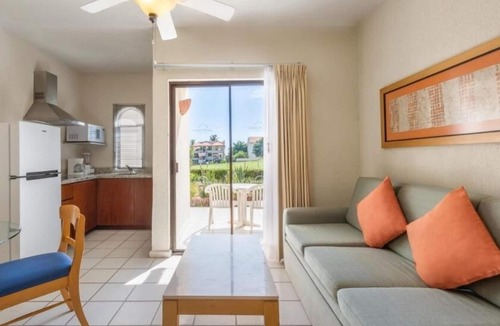 Campo de Golf Fonatur Hotel | Cozy 1BR Condo Near Las Palmas Park
